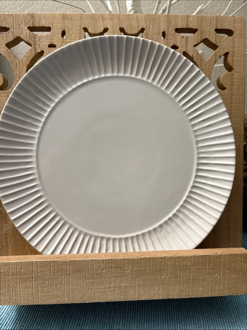 Classic White Fluted Ceramic Dinner Plate - White